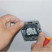 Rys. 19. Montaż łącznika w puszce instalacyjnej