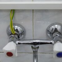 jak-zaoszczedzic-na-cieplej-wodzie