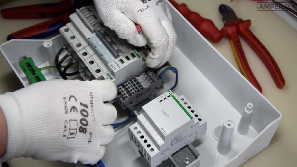 Budowa i montaż automatycznego przełącznika faz F&F PF-431