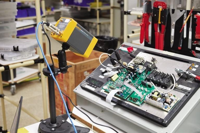 Radiometryczne stacjonarne kamery termowizyjne Fluke RSE300 i RSE600