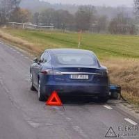 awaryjne tankowanie tesla