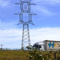 słup energetyczny przy autostradzie na węgrzech