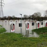 tesla supercharger po londynem