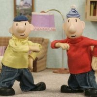 przywitanie łokciem