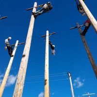 Szkolenie wysokościowe dla elektryków w USA