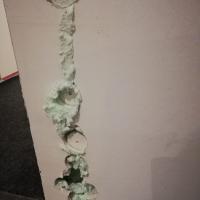 szukanie przewodu pod plyta gk