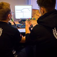 Studenci-PRz-Racing-Team-podczas-prac-nad-wiązką