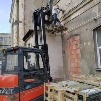 Podest roboczy z palety na palety na wózku widłowym