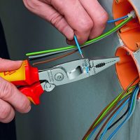 szczypce-do-przewodow-knipex-1396200
