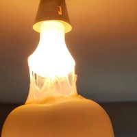 lewitujaca-meduza-lampa