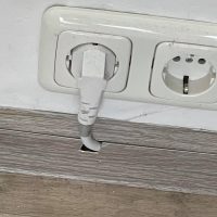 listwa przypodłogowa zasilająca