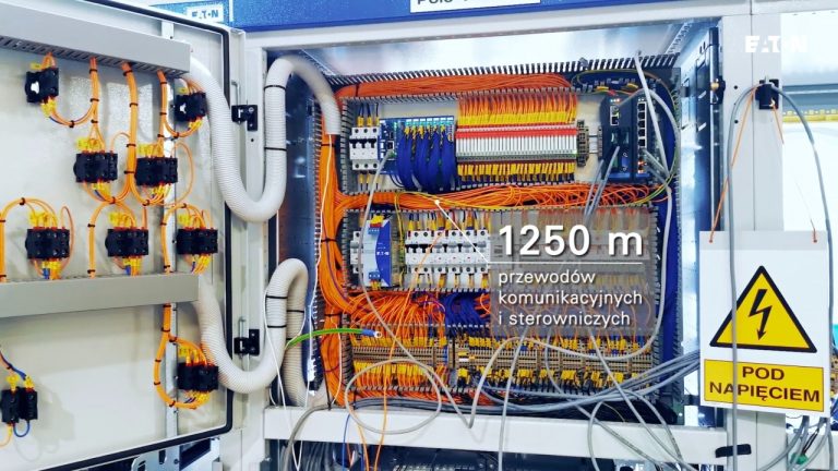 Prefabrykacja rozdzielnicy nn Eaton xEnergy Main