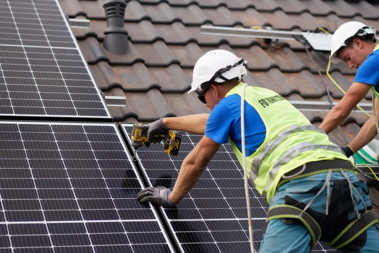 Narzędzia Knipex do instalacji fotowoltaicznych