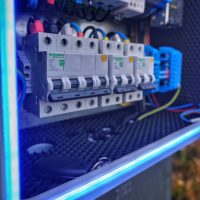 podswietlone-krawedzie-rozdzielnicy