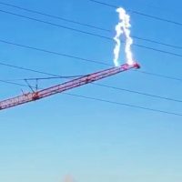 zuraw-budowlany-luk-elektryczny