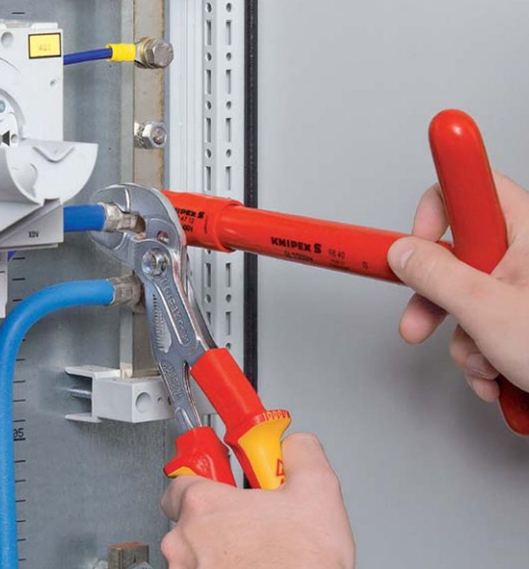 Zwinne i wytrzymałe szczypce nastawne do rur Knipex 87 26 250 Cobra VDE