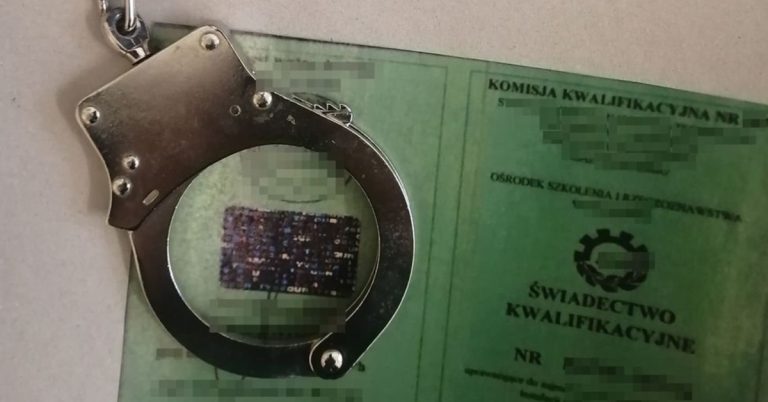 Firma z Bytomia wydała 1850 “lewych uprawnień” dla elektryków