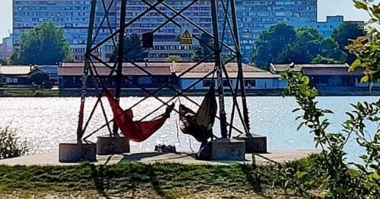 Relaks na hamaku i bezprzewodowe ładowanie telefonu 😉