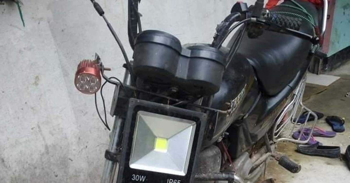 Reflektor motocyklowy LED