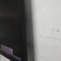 monitor montaz do sciany na wkrety