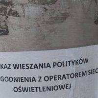 zakaz-wieszania-politykow-na-slupach