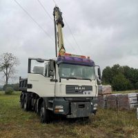 Operator-dzwigu-HDS-zahaczyl-o-linie-SN