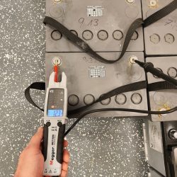 pomiar napiecia tester megger met 1000