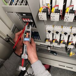 wskaznik napiecia megger met1000