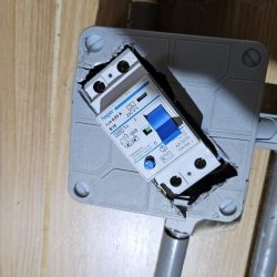 puszka z rcd pod katem 45 stopni