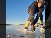 Łyżwy z napędem akumulatorowym