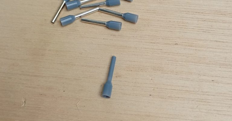 Izolowane końcówki s-tulejkowe